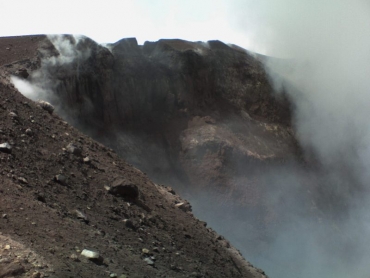 Az Etna kráteréből most látni.